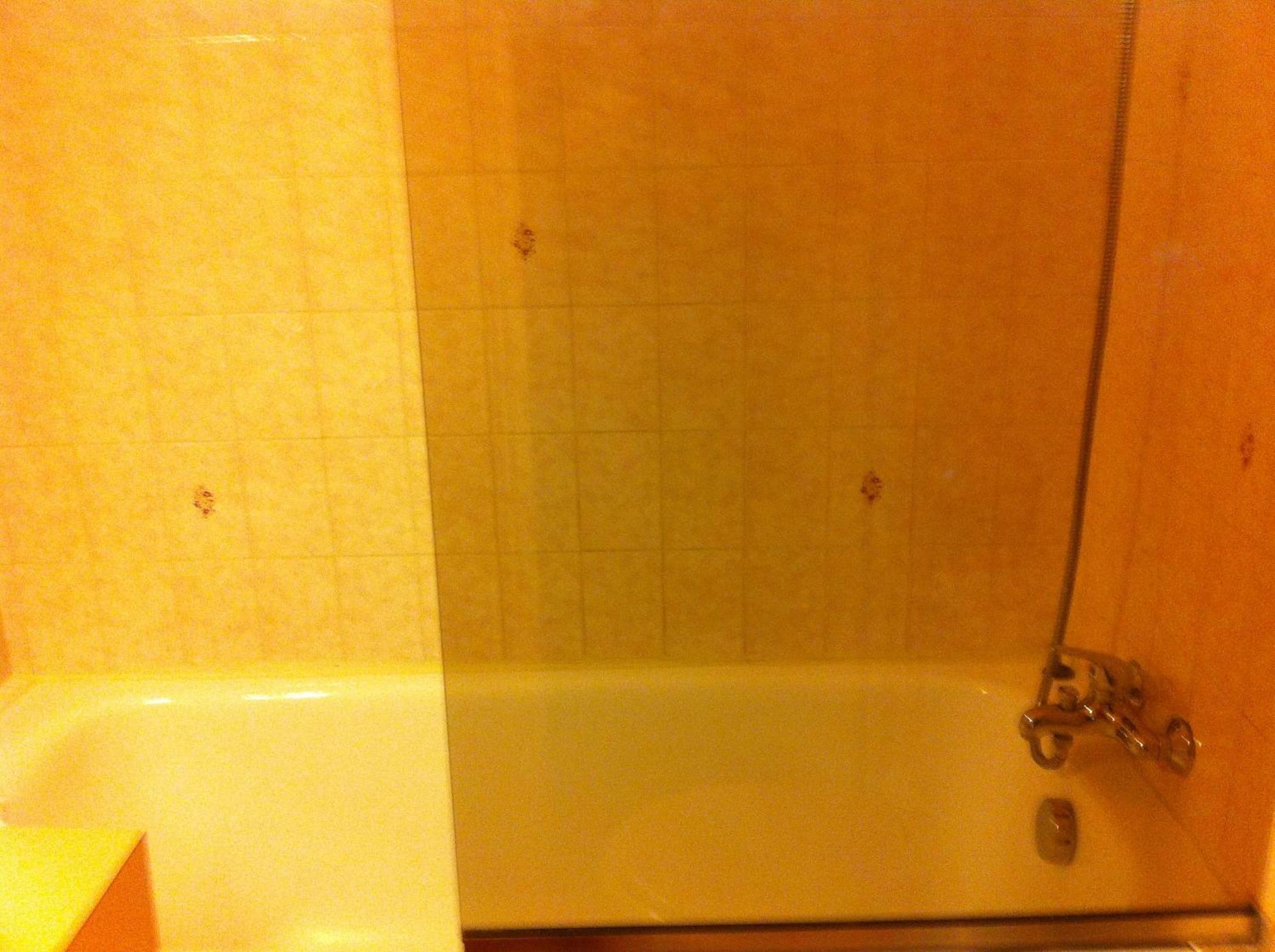 Les Pastels Hotell La Roche-sur-Yon Rum bild